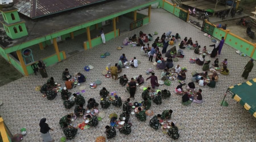 28 Prajurit Yonif TP 849/BS Hadiri Maulid Nabi di Pengkalan Buluh