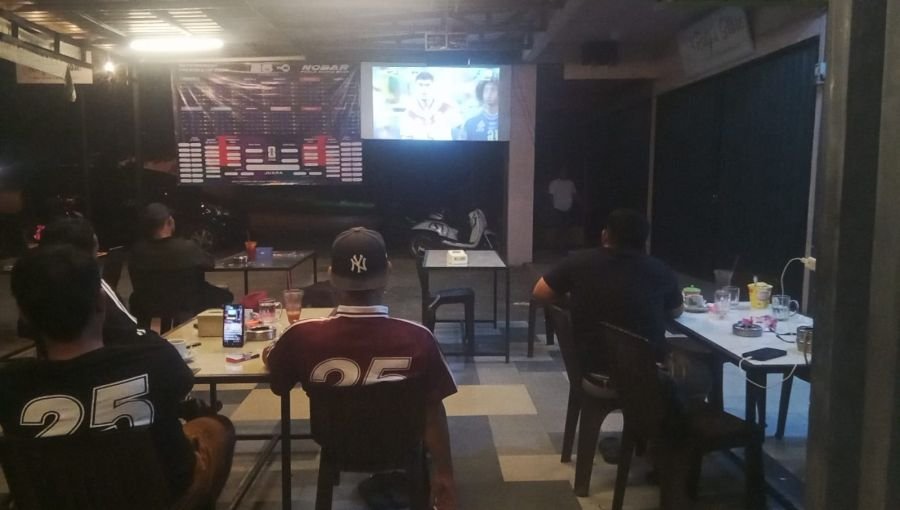 30 Warga Hadiri Nobar Bersama Personel Koramil Tebing