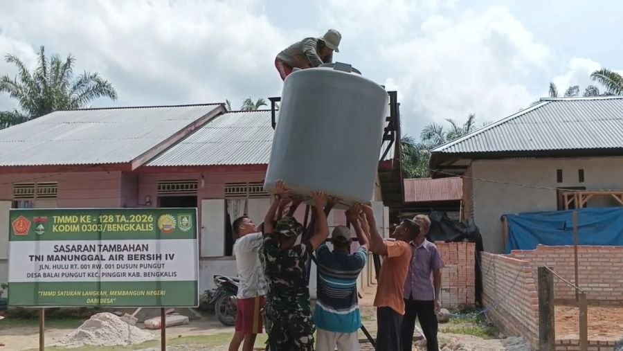 AIR BERSIH MENGALIR!  SATGAS TMMD 128 BEKERJA KERAS HADIRKAN SOLUSI BUAT MASYARAKAT