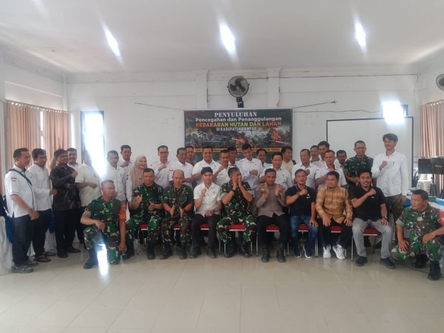 Akselerasi Mitigasi Karhutla, Tim Penyuluh Mabes TNI Sosialisasi di Aula Camat Tambang

?