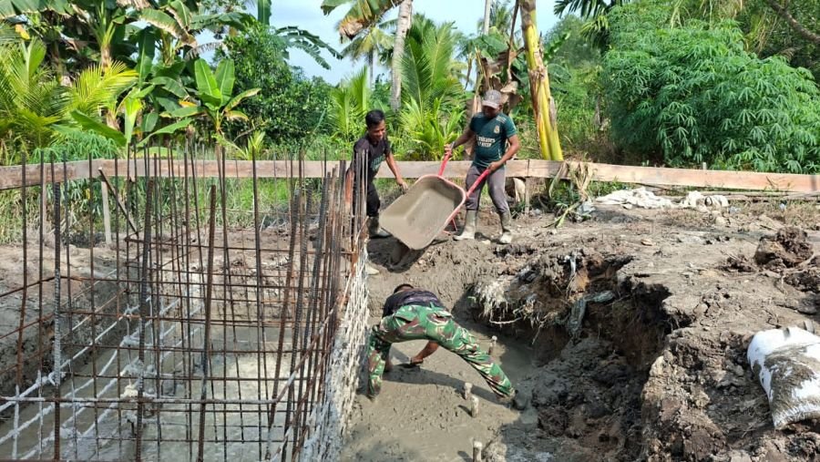 Akses Warga Lancar, Pengecoran Tapak Jembatan Perintis Garuda Seberang Tembilahan Digelar