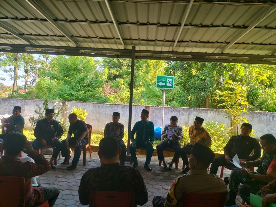 Aktif Komsos Bersama Perangkat Desa Menjadikan Hubungan Kerja Antara Babinsa Semakin Solid