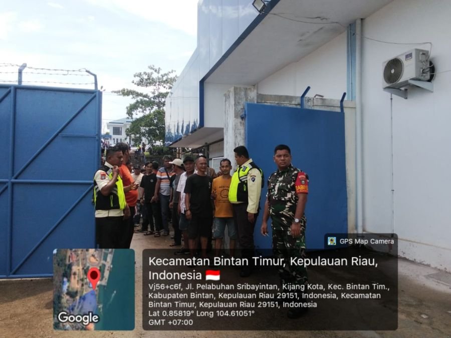 Amankan Operasional Kapal Pelni, Babinsa Kijang Kota Pantau Kedatangan dan Keberangkatan KM. Bukit