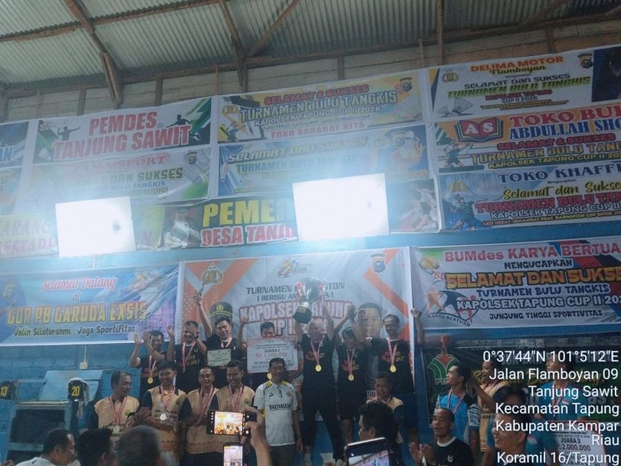 Anggota Koramil 16/Tapung Hadiri Penutupan Turnamen Badminton Kapolsek Tapung CUP ll 2026