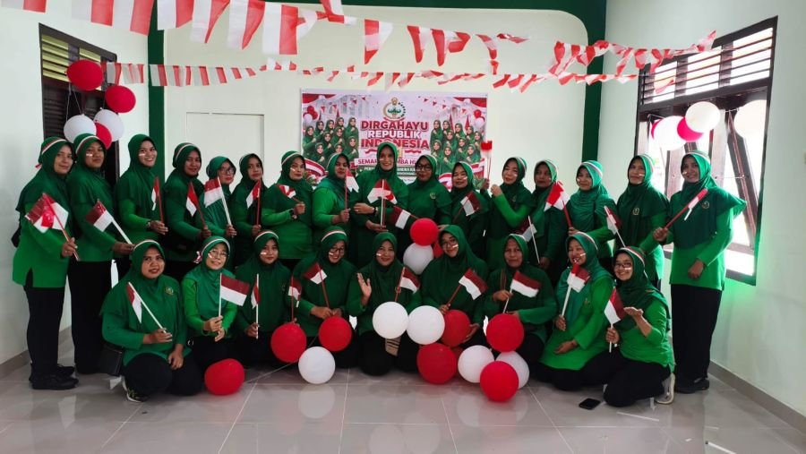 Angota Koramil 01/BKN dan Persit Adakan Kegiatan Lomba Dalam Rangka Menyemarakkan HUT RI Ke -81 di K