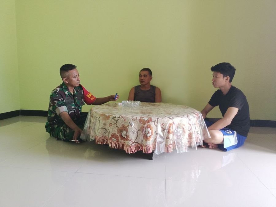 Anjangsana Babinsa ke Ketua RT yang Sakit Pererat Kedekatan TNI dengan Masyarakat