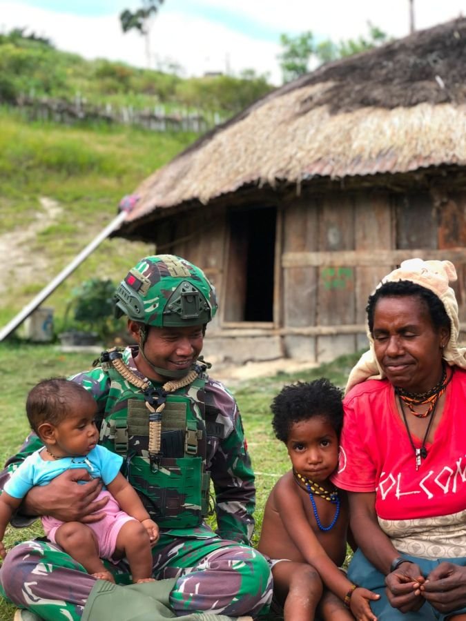Anjangsana ke Masyarakat Kampung Agape, Wujud Nyata Kepedulian TNI kepada Masyarakat