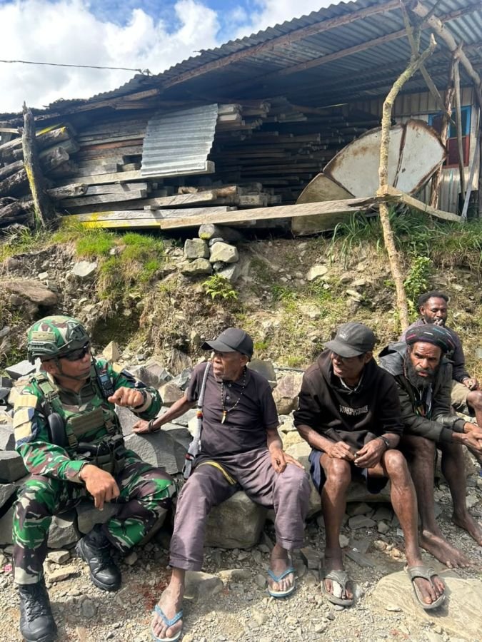 Anjangsana ke Rumah Masyarakat KP 55, Wujud Nyata Kepedulian TNI