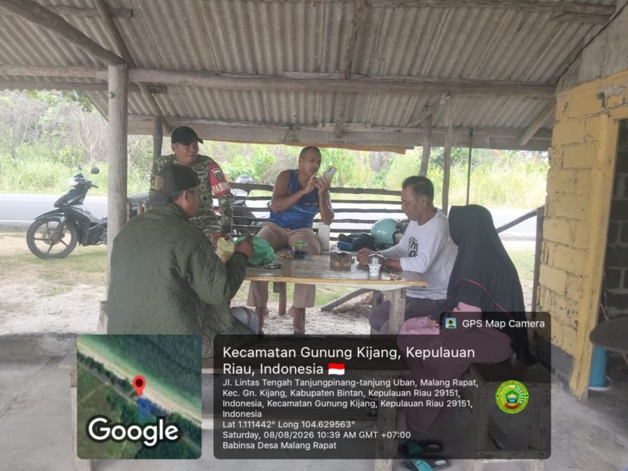 Antisipasi Cuaca, Babinsa Malang Rapat Himbau Masyarakat Waspada Saat Berenang di Pantai Tg. Keling