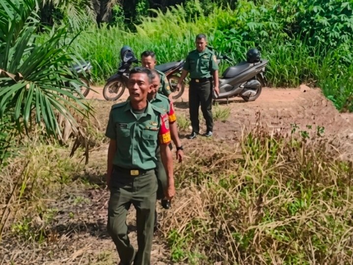 Antisipasi Karhutla, Danpok 1 Koramil 01/Bangko Serka A. A. Pohan Sisir Wilayah Labuhan Tangga Besar