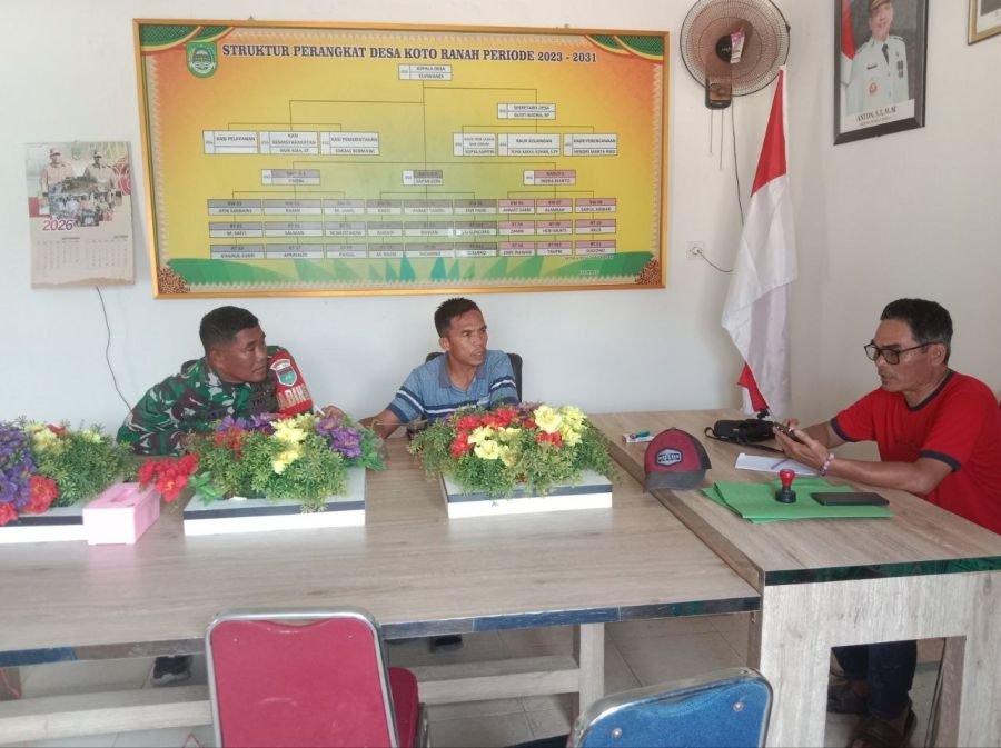 Antisipasi Kebakaran Hutan, Serda Anjas Ajak Aparat Desa Koto Ranah Siapkan Peralatan Pemadam