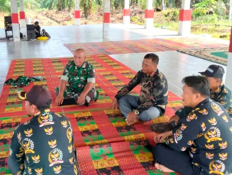 Antisipasi Kebakaran Lahan, Babinsa Gencarkan Sosialisasi Karlahut di Labuhan Tangga Besar