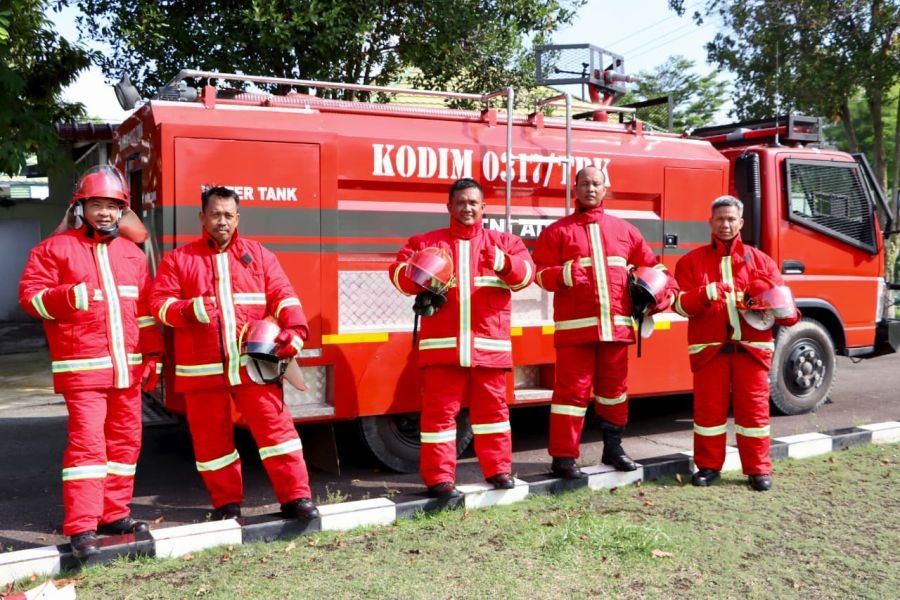 Antisipasi Kebakaran Prajurit Kodim 0317/TBK Jalani Latihan Gabungan bersama BPBD/Damkar Kab.Karimun