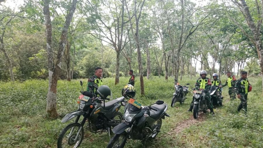 Antisipasi Karhutla, Babinsa Koramil 02/KT Intensifkan Patroli di Kuansing
