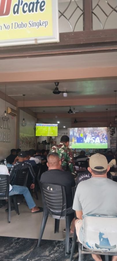 Argentina unggul sementara 1-0: Nobar Piala Dunia 2026 Bersama Babinsa Koramil 04/Dabo, Kodim 0315/T