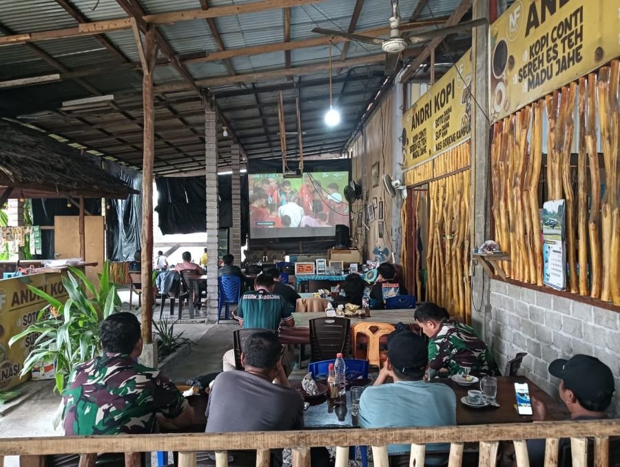Argentina vs Swiss Satukan TNI dan Warga dalam Nobar Piala Dunia