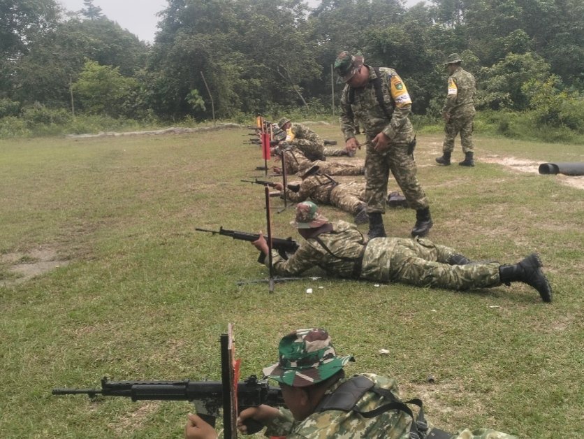 Asah Kemampuan Menembak, 12 Personel Koramil 01/Bangko Ikuti Latihan Latbak Jatri Triwulan IV