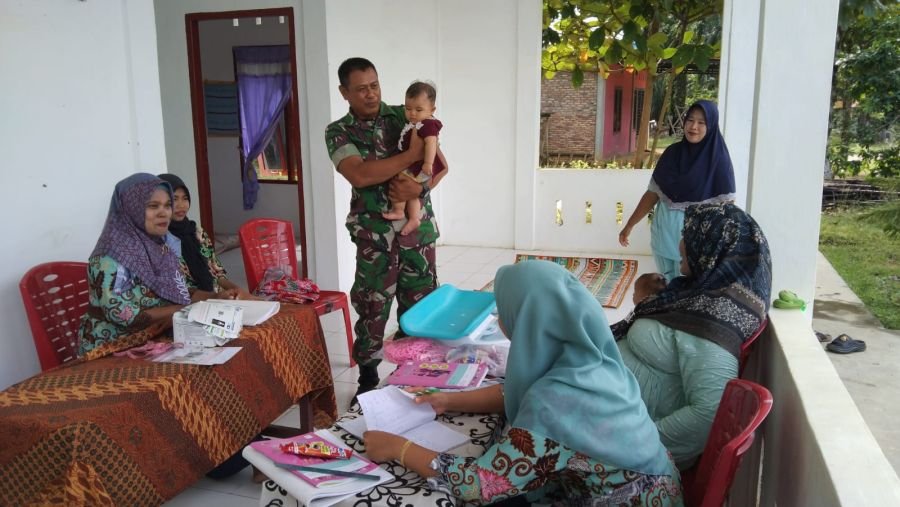 ATASI STUNTING BABINSA KORAMIL 03/BGS BERIKAN PENDAMPINGAN POSYANDU