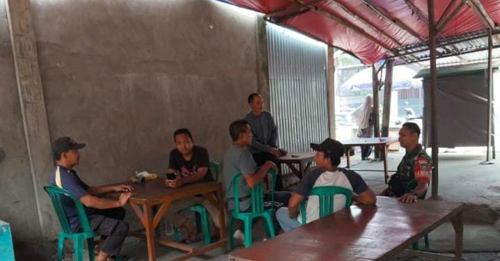 Babinsa 01/Tembilahan Serda Ronald Manalu Tekankan Pentingnya Informasi Cepat dari Warga