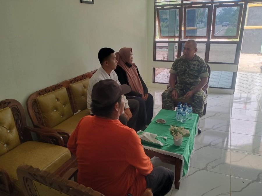 Babinsa 01/Tembilahan Serka Anton Tegaskan Rekrutmen TNI AD Gratis dan Tanpa Calo