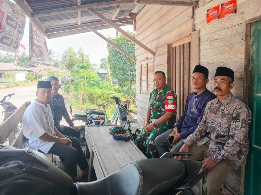 Babinsa 01/Tembilahan Serka M. Yasin Bangun Komunikasi Strategis Bersama Tokoh Agama