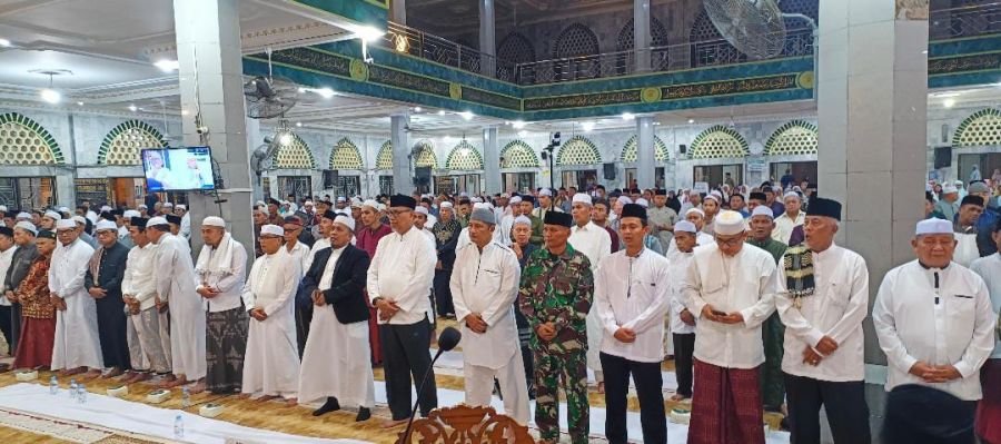 Babinsa 01/Tembilahan Serma Nuryadi Hadiri Maulid Nabi Muhammad SAW di Masjid Al-Huda