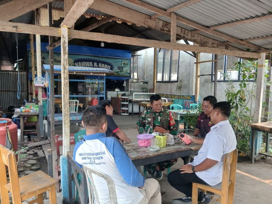 Babinsa 03/Tempuling Ajak Pemuda dan Tokoh Masyarakat Jaga Kondusivitas