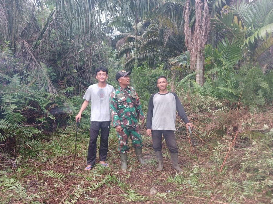 Babinsa 03/Tempuling Bergerak Bersama Pemuda Patroli Amankan Tapal Batas