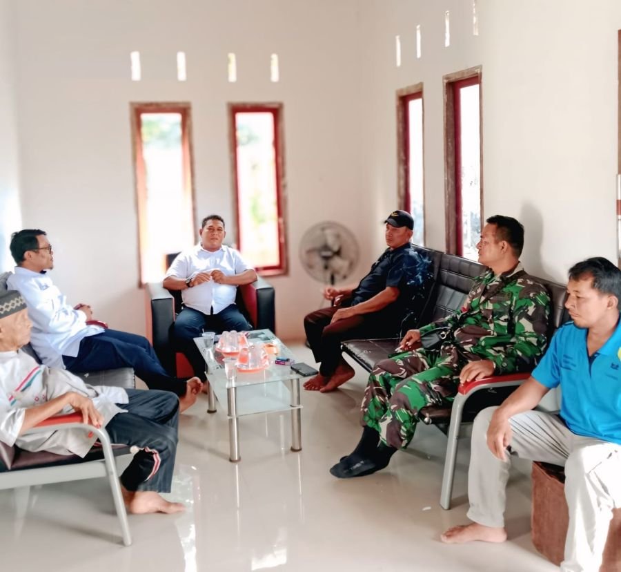 Babinsa 03/Tempuling dan Aparatur Desa Satukan Langkah Jaga Kondusivitas Wilayah