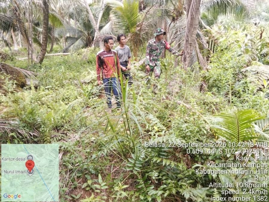 Babinsa 03/Tempuling dan Warga Perketat Patroli Tapal Batas Cegah Karhutla