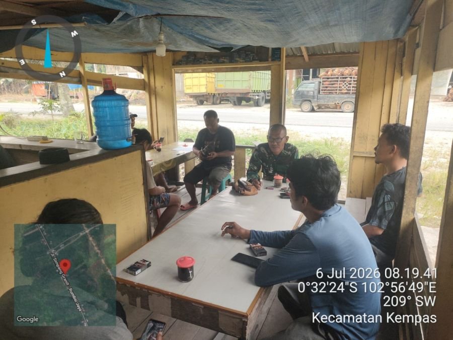 Babinsa 03/Tempuling Gandeng Pemuda Perkuat Kamtibmas di Sungai Gantang