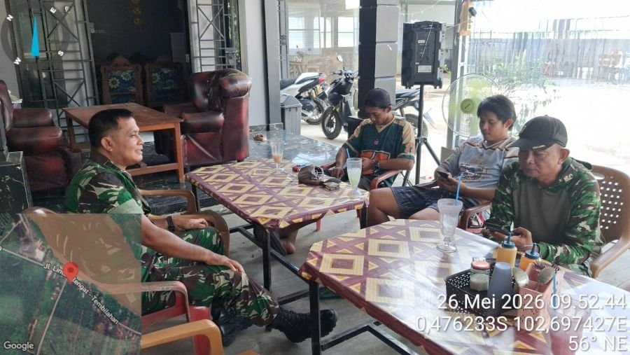 Babinsa 03/Tempuling Pererat Warga Jelang Hari Raya Idul Adha