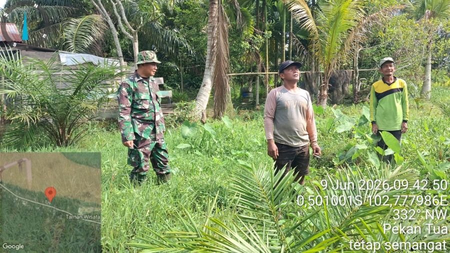 Babinsa 03/Tempuling Perketat Pengawasan Tapal Batas Bersama Warga