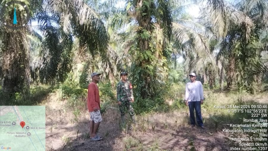 Babinsa 03/Tempuling Tetap Patroli Tapal Batas di Tengah Iduladha