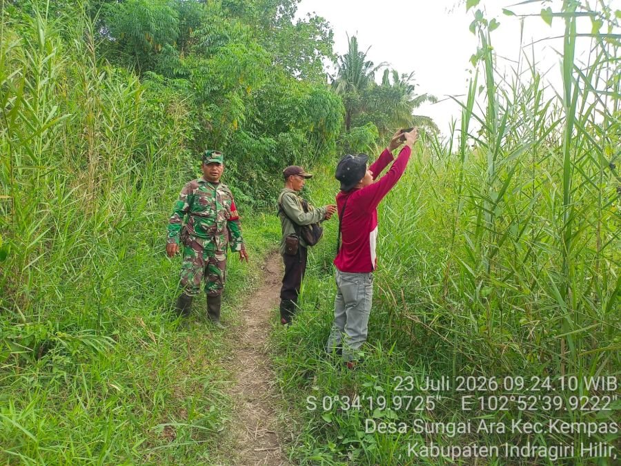 Babinsa 03/Tpl dan MPA Patroli Tapal Batas Sungai Ara, Cegah Karhutla Sejak Dini