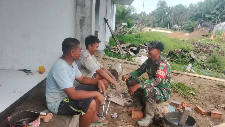 Babinsa 03/Tpl Rangkul Ketua RT, Perkuat Komunikasi Humanis di Kempas