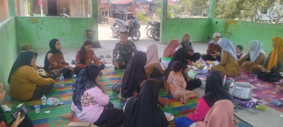 Babinsa 04/Kubu Aktif Komsos, Warga Kampung Pancasila Respons Positif