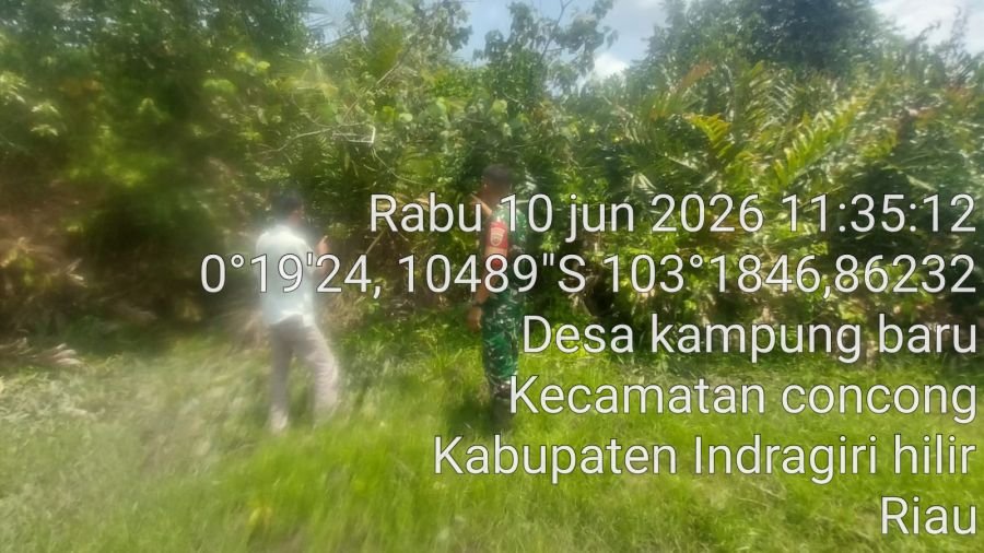 Babinsa 04/Kuindra Gencarkan Patroli Tapal Batas dan Sosialisasi Karhutla Guna Jaga Kondusivitas
