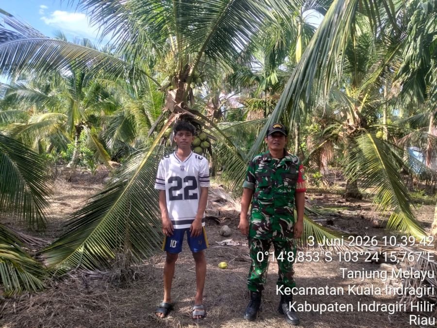 Babinsa 04/Kuindra Patroli Rutin Tapal Batas dan Sosialisasi Cegah Karhutla