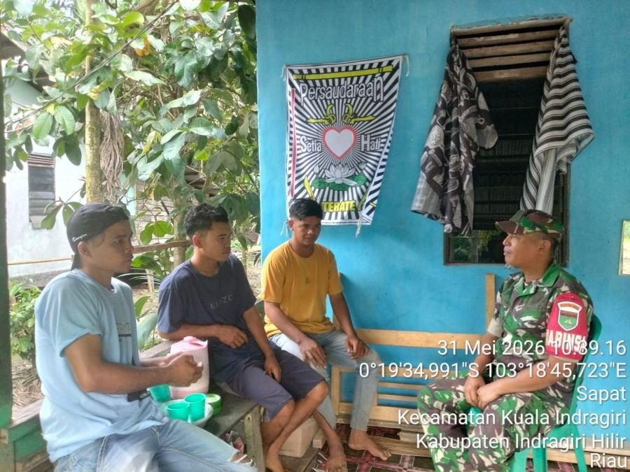 Babinsa 04/Kuindra Rangkul Para Pemuda, Perkuat Pengawasan SDM di Wilayah Binaan