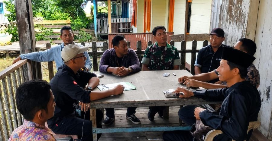 Babinsa 07/Reteh Gelar Komsos dengan Mitra Karib, Jaga Kondusivitas Pulau Kijang