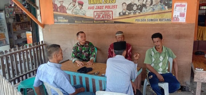 Babinsa 07/Reteh Rutin Jalin Komunikasi dengan Jaring Mitra Karib Kelurahan Benteng