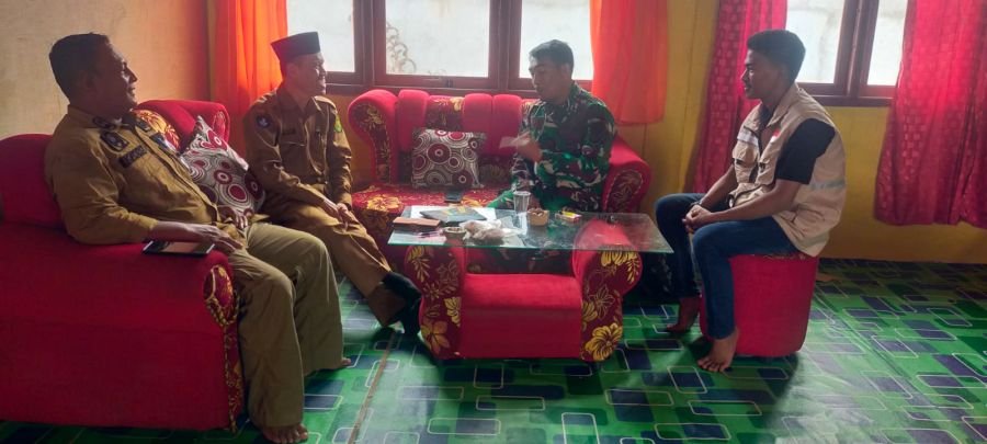Babinsa 07/Reteh Sertu Bendri A Komsos dan Awasi SDM Bersama Jaring Mitra Karib di Parit Jawa