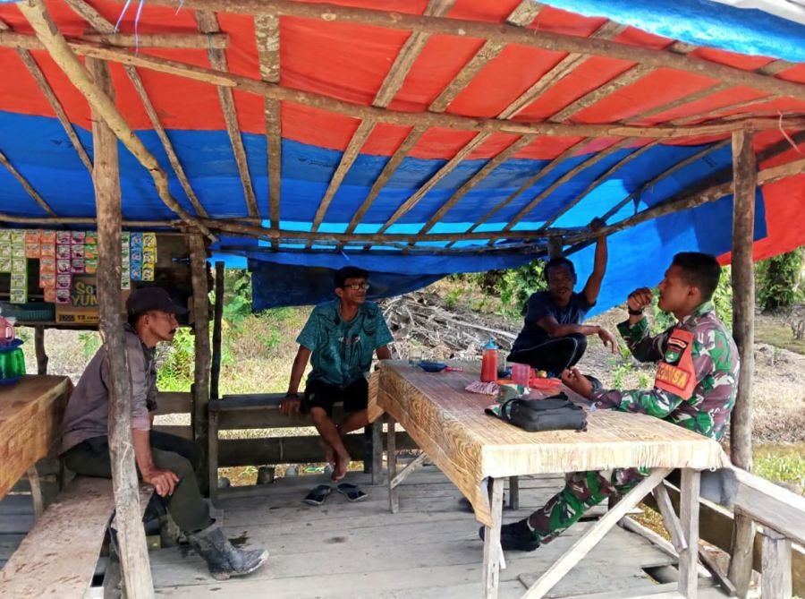 Babinsa 09/Kemuning: Komsos dan Pengawasan SDM Bersama Warga Binaan Pererat Kebersamaan