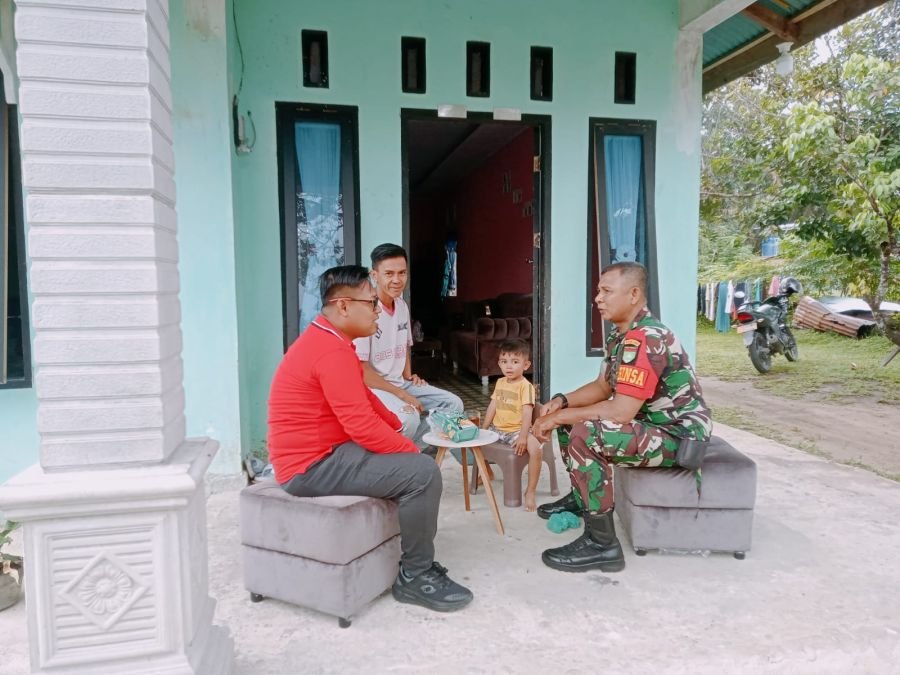 BABINSA 12/XIII KOTO KAMPAR INTENSIFKAN KOMSOS DEMI STABILITAS WILAYAH
