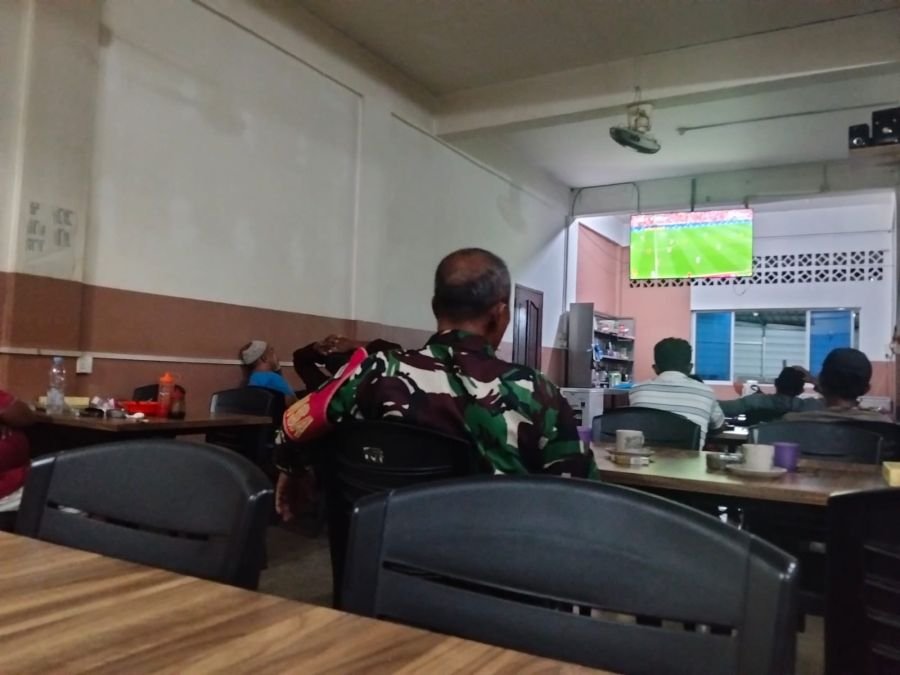BABINSA AIR GLUBI GELAR NOBAR PIALA DUNIA 2026 BERSAMA WARGA.