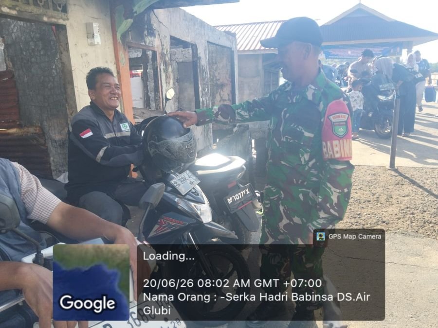 BABINSA AIR GLUBI HIMBAU PENGGUNA KENDARAAN BERKENDARA AMAN DAN TERTIB