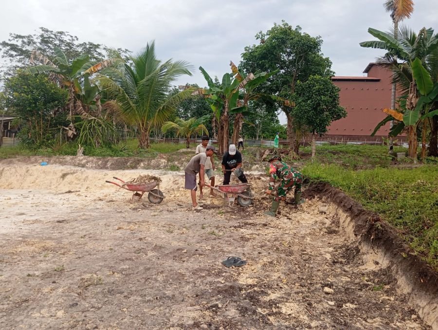 Babinsa Air Lengit Ingatkan Warga Waspadai Cuaca Ekstrem