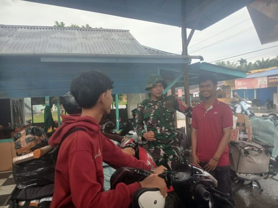 Babinsa Aktif Bangun Komunikasi, Warga Batupanjang Sambut Positif