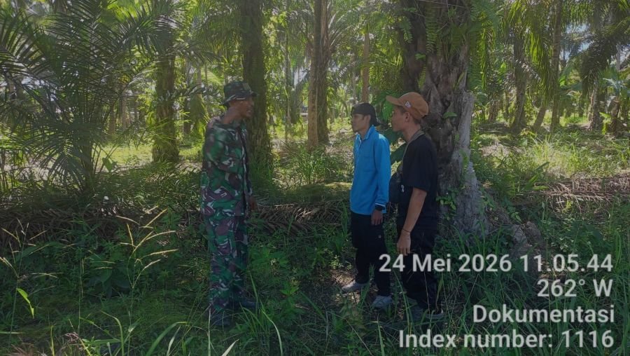 Babinsa Bagan Jaya koramil 02/TM Patroli Karhutla, Tapal Batas Dipastikan Aman